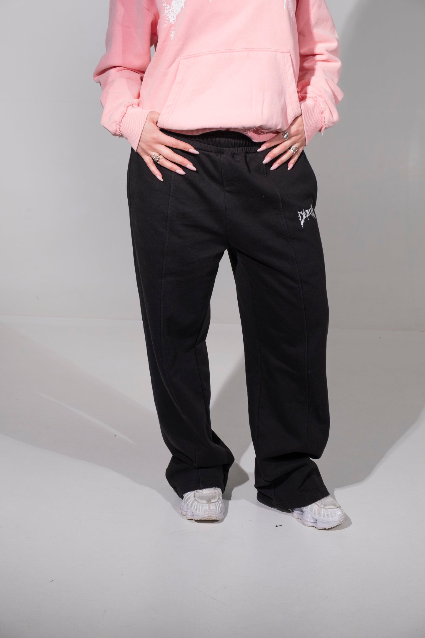 JOGGING PANTS