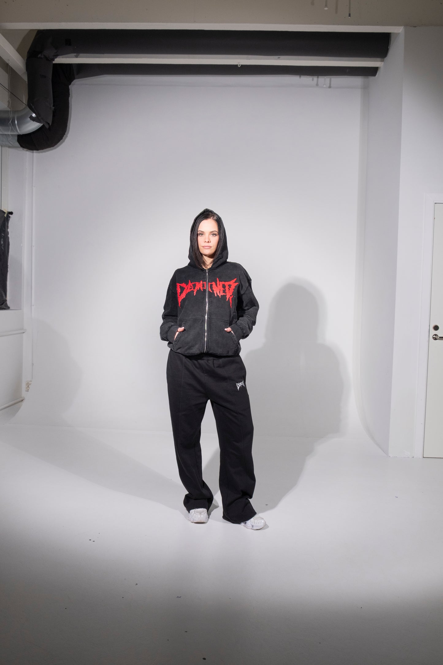 CRACKED RED LOGO ZIP UP