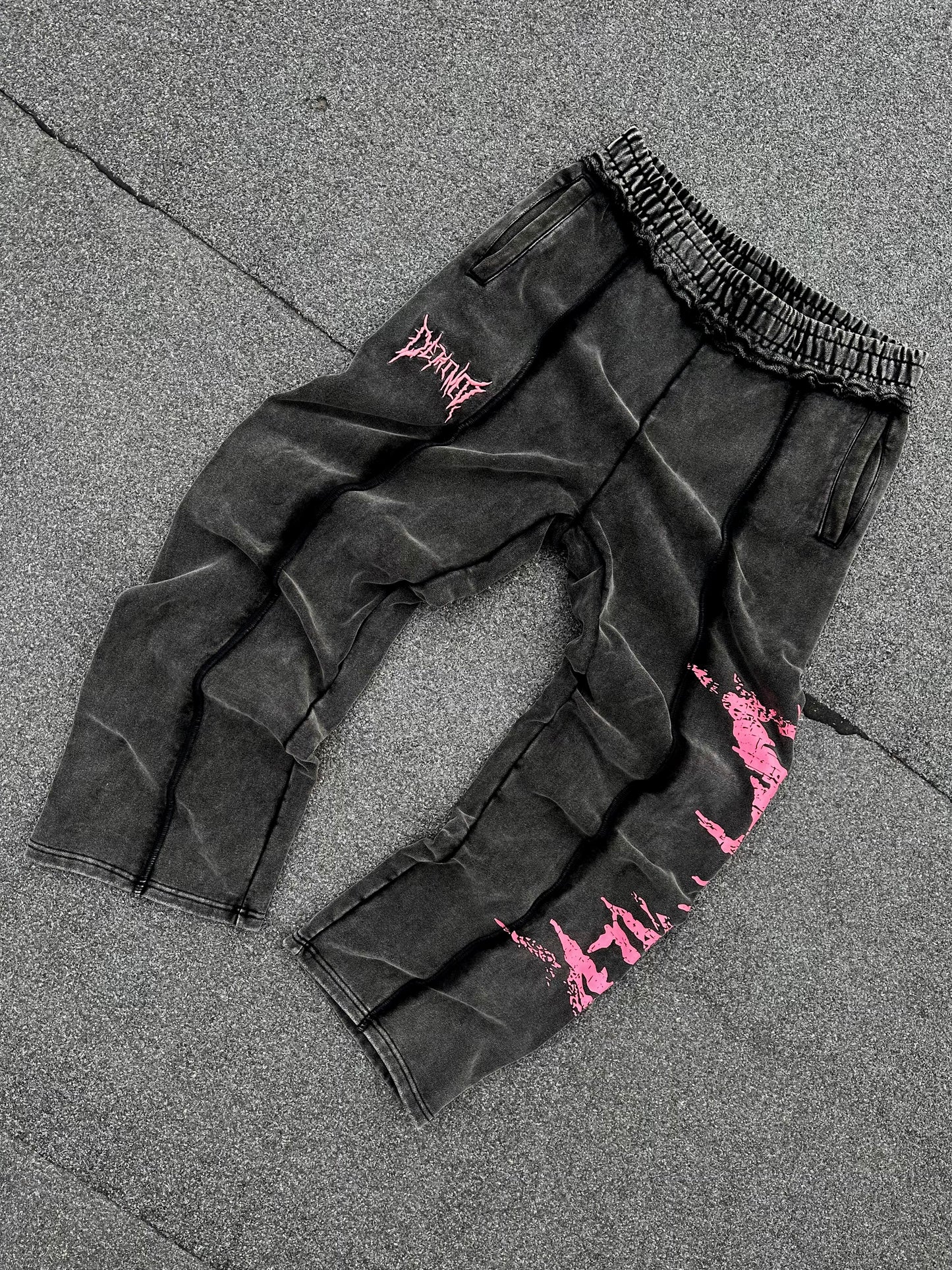 CRACKED PINK LOGO PANTS